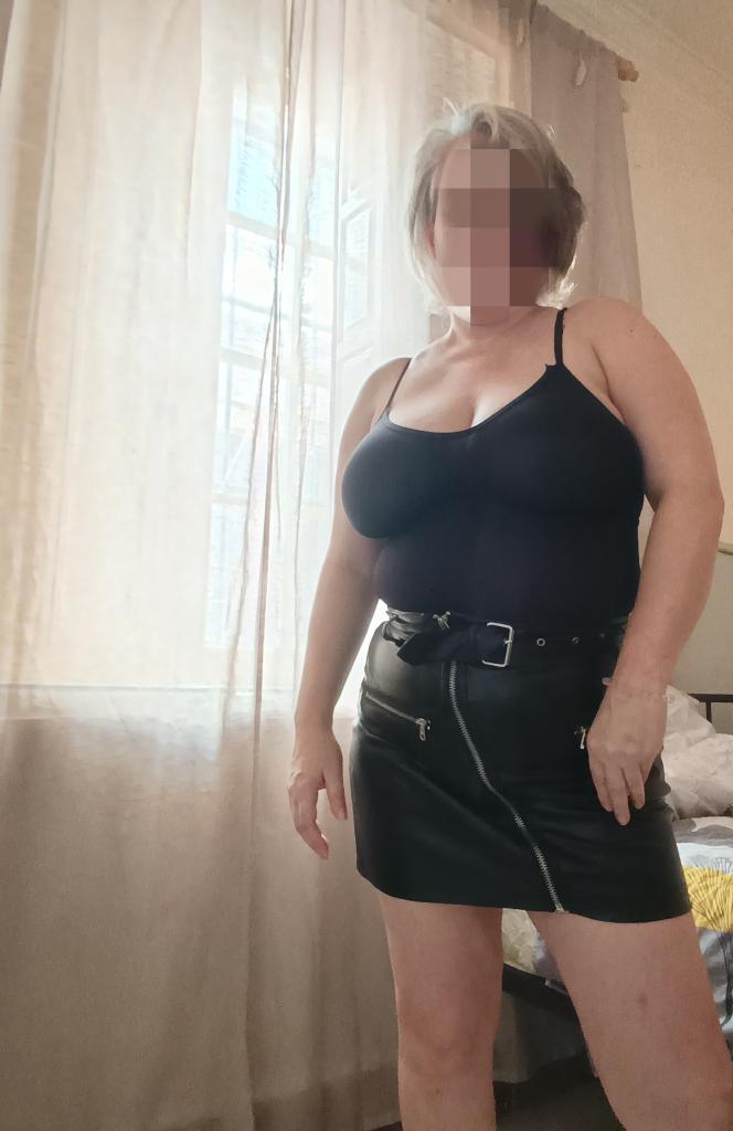 Chica busca chico en Cádiz: 