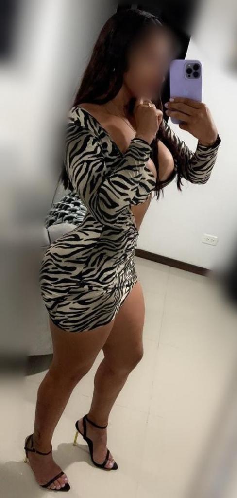 613921848: Chica busca chico en Sevilla