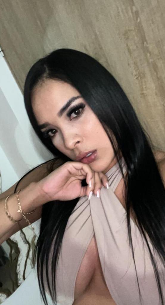 674020379: Chica busca chico en Ibiza