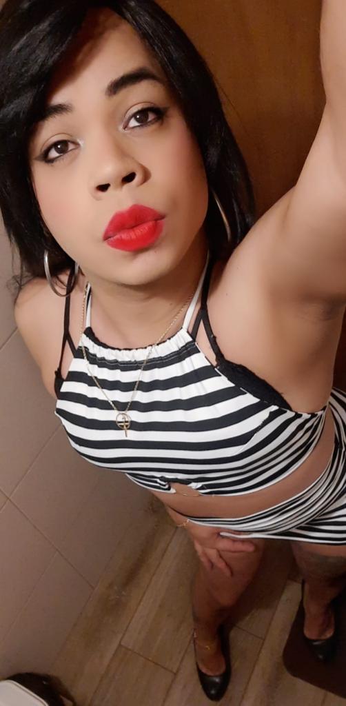 613603838: Transexual en León