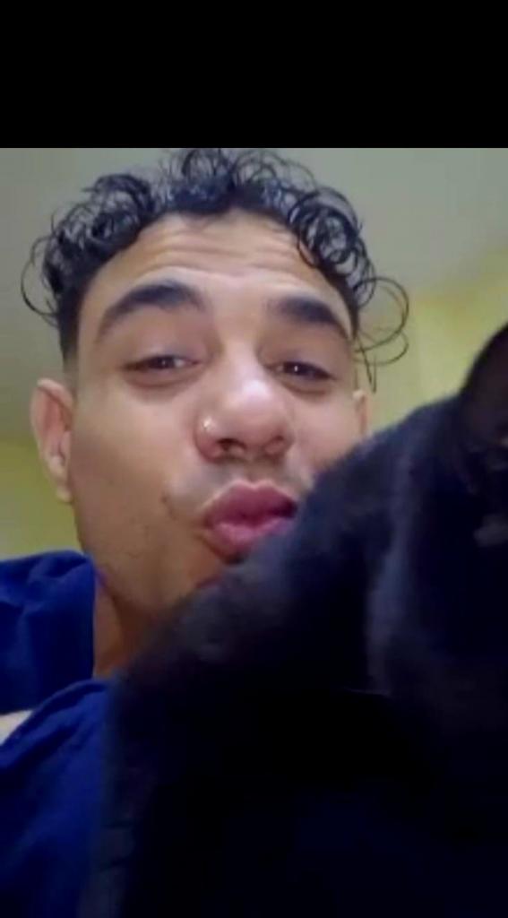 695549285: Chico busca chica en Almería
