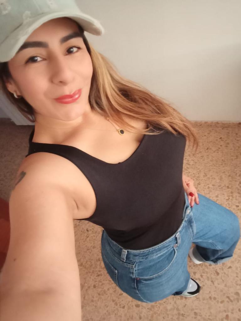 Chica busca chico en Cuenca: Chica busca chico