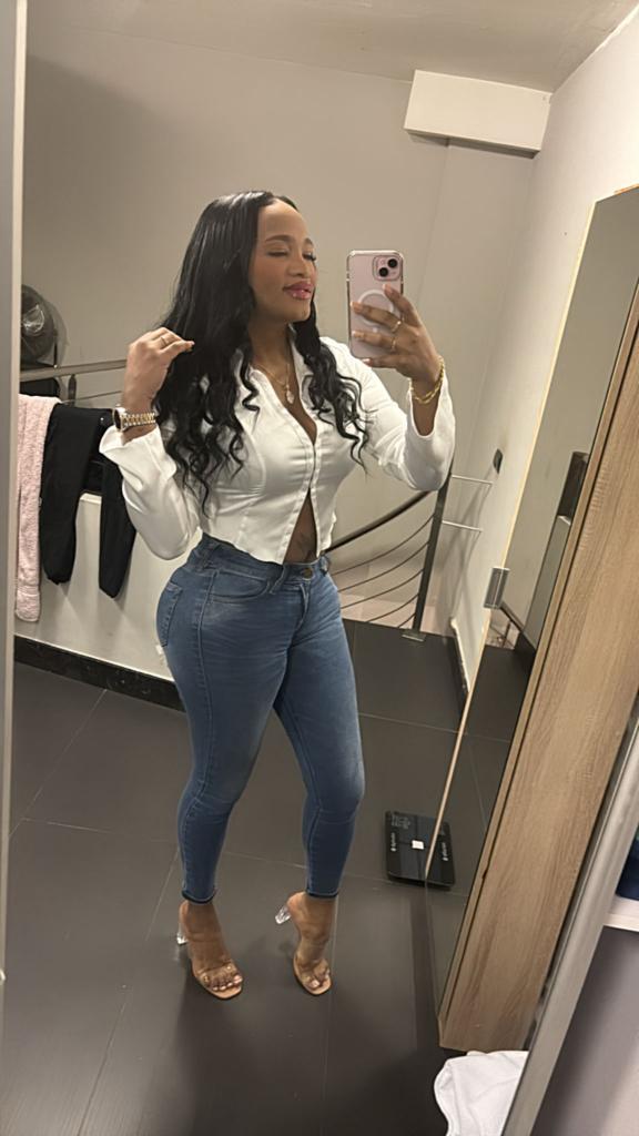 610924923: Chica busca chico en Madrid