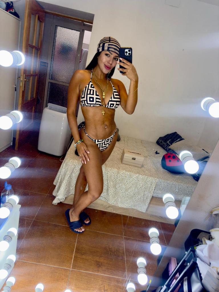 663462297: Chica busca chico en Cádiz