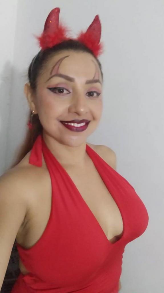 Chica busca chico en Granada: Chica busca chico