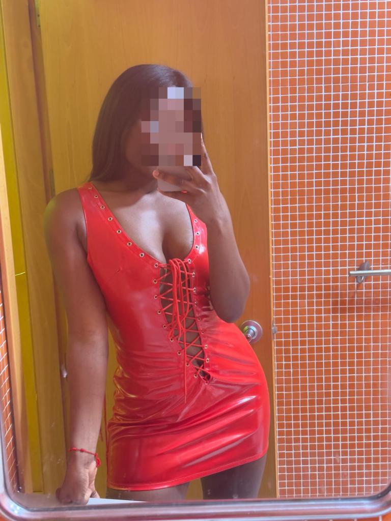 Chica busca chico en Almería: 