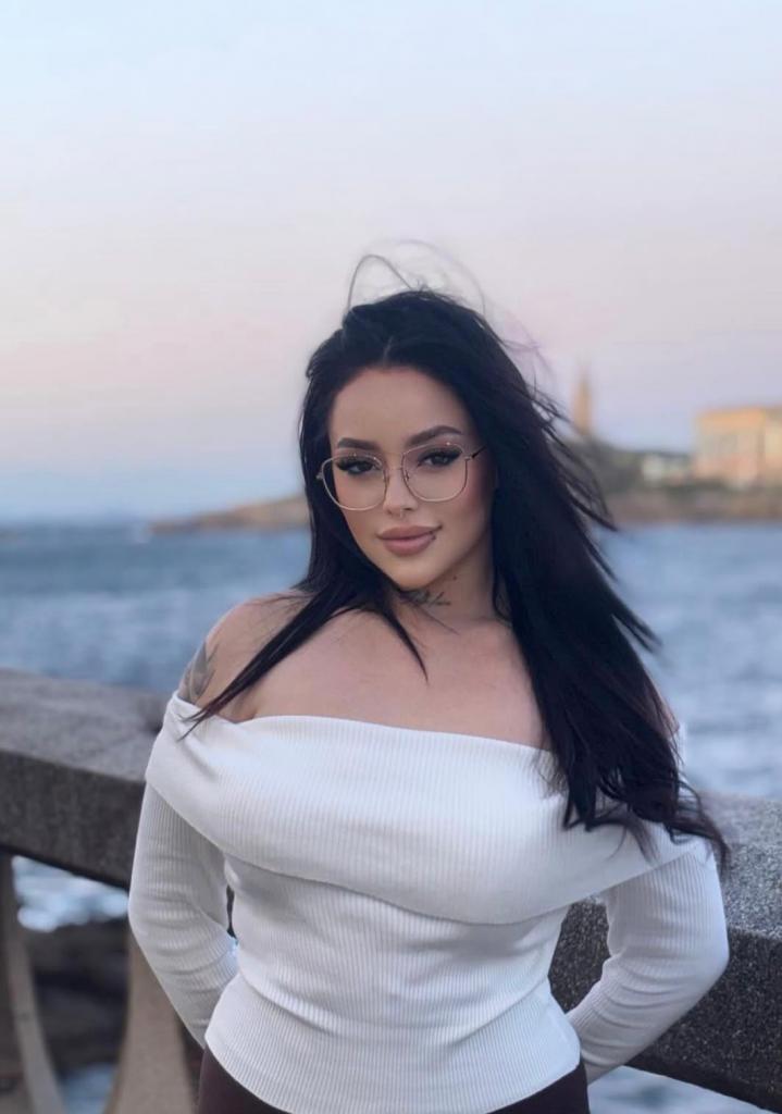 675794226: Chica busca chico en La Coruña