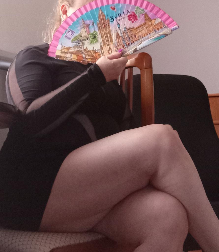 603193245: Chica busca chico en Sevilla