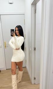 663872125: Chica busca chico en Barcelona