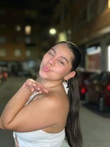 614226124: Chica busca chico en Granada