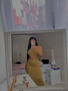 624766165: Chica busca chico en Barcelona