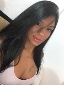 692118124: Chica busca chico en Barcelona