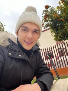 614682863: Chico busca chica en Granada