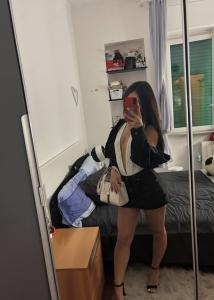 611280536: Chica busca chico en Gerona