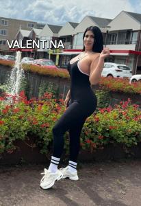 614210813: Chica busca chico en Barcelona