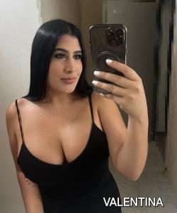 614210813: Chica busca chico en Barcelona