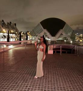 677121371: Chica busca chico en Gerona