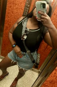 687165343: Chica busca chico en Valencia