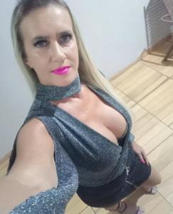 604381427: Chica busca chico en Barcelona