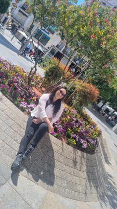 604297569: Chica busca chico en Sevilla