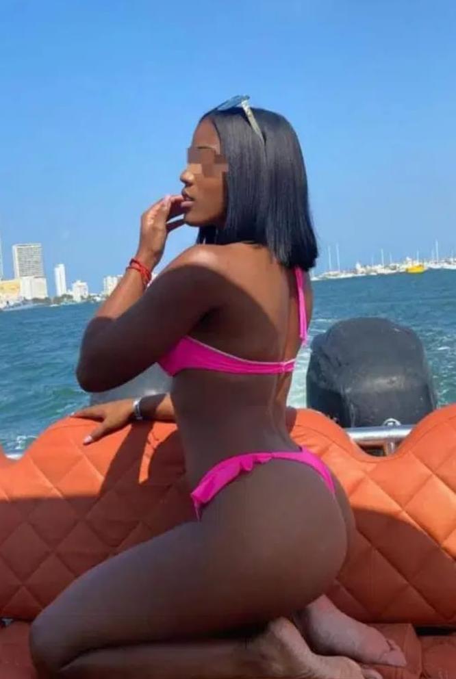649333907: Chica busca chico en Sevilla
