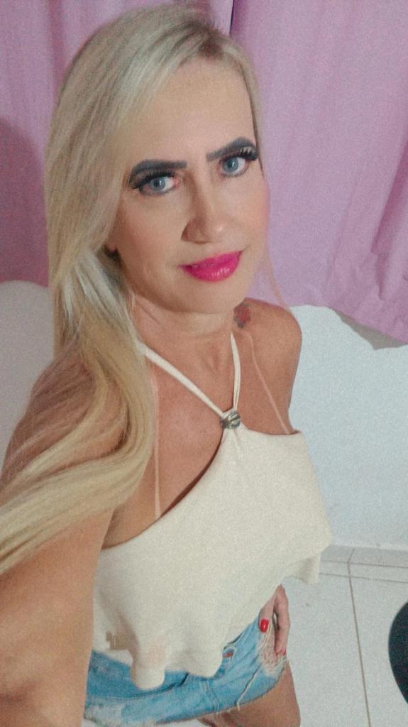 604381427: Chica busca chico en Barcelona