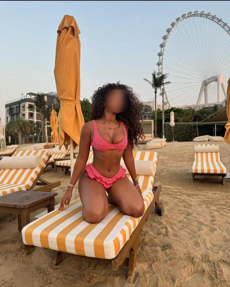 Chica busca chico en Almería: 