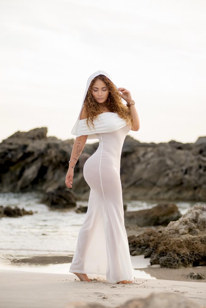 Chica busca chico en Ibiza: Chica busca chico