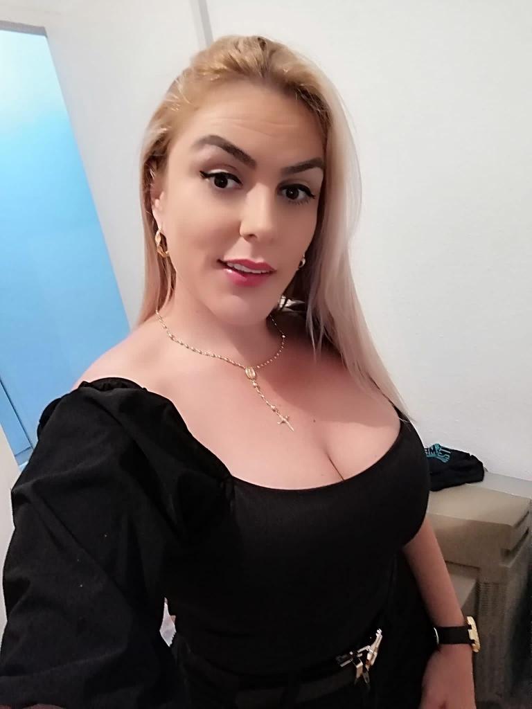 642990819: Chica busca chico en León