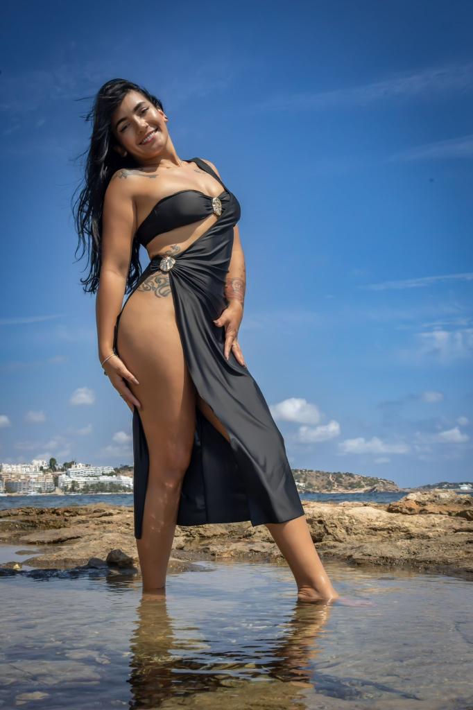 Chica busca chico en Alicante: Chica busca chico