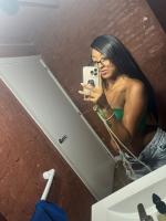 692118124: Chica busca chico en Barcelona