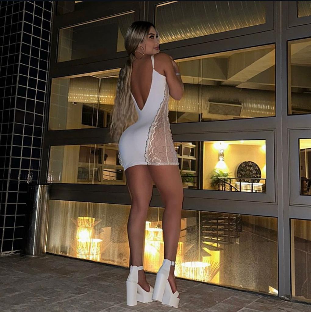 Chica busca chico en Ibiza: 