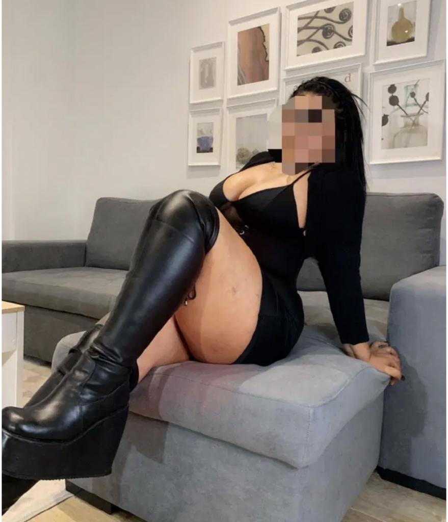 603370565: Chica busca chico en Menorca
