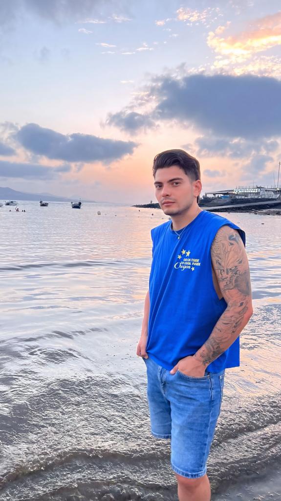 Chico busca chica en La Coruña: Chico busca chica