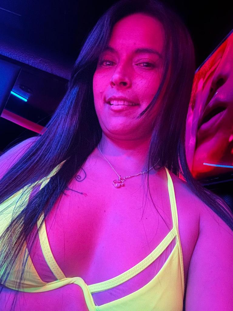 Chica busca chico en Almería: 