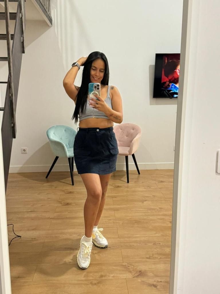 Chica busca chico en Almería: 