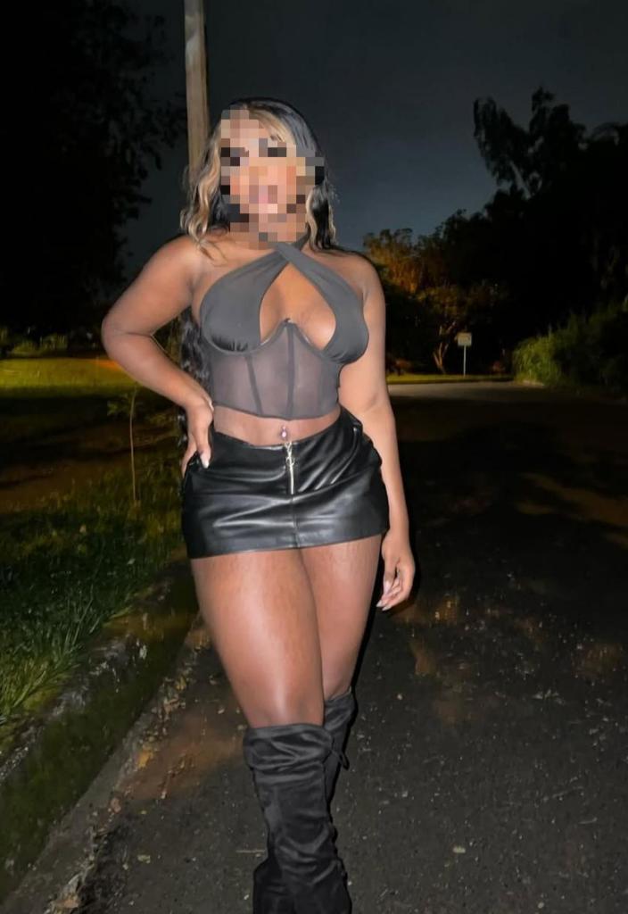 Chica busca chico en Alicante: Chica busca chico