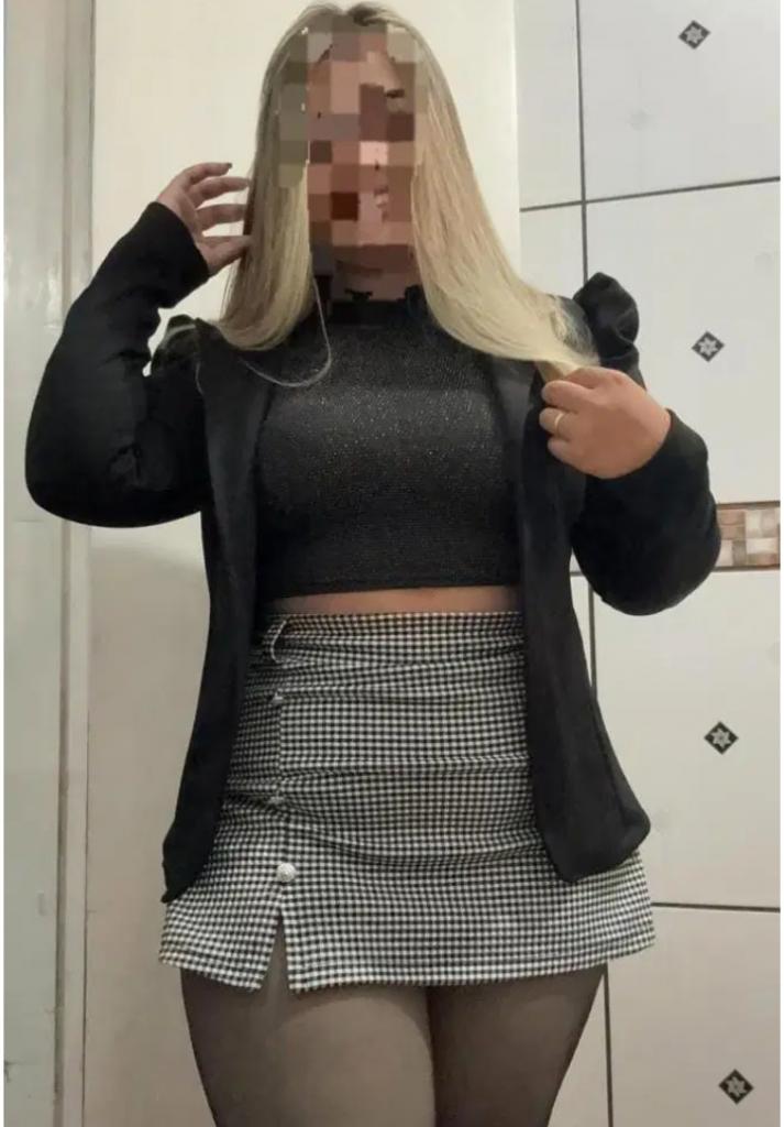 Chica busca chico en Huelva: 