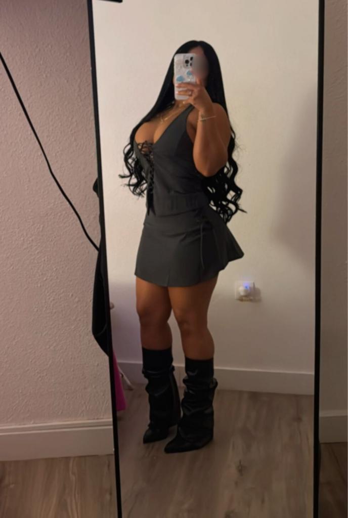 617483985: Chica busca chico en Barcelona