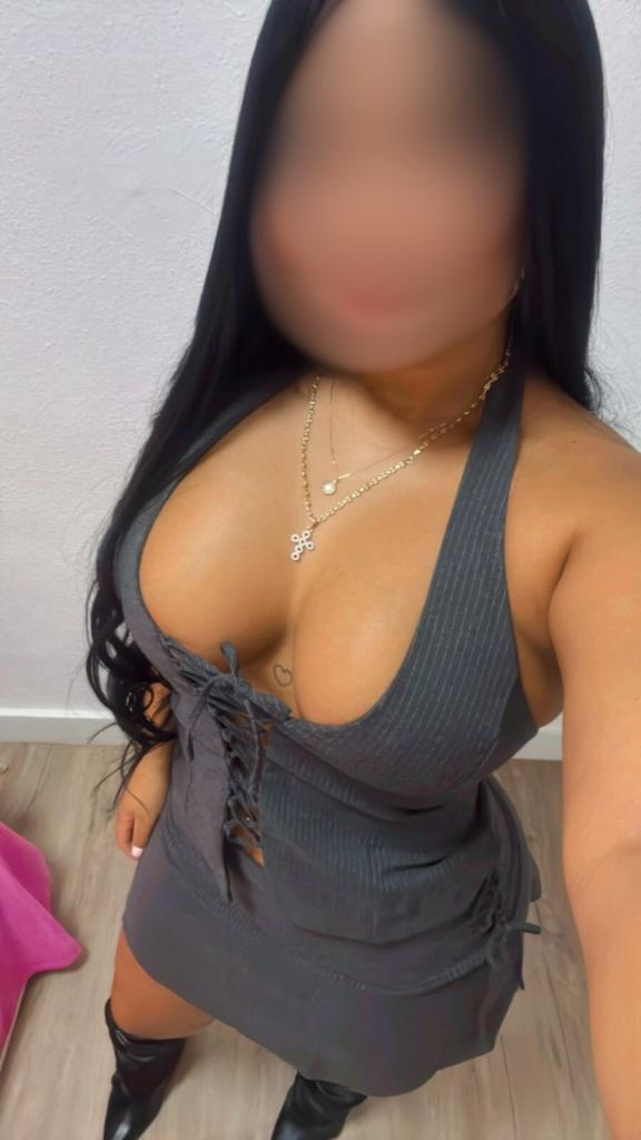 617483985: Chica busca chico en Barcelona