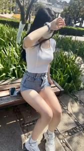 678568693: Chica busca chico en Barcelona