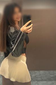 631162328: Chica busca chico en Barcelona