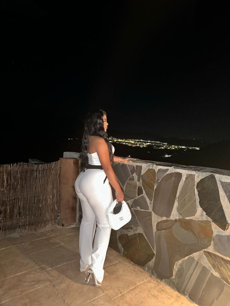 Chica busca chico en Ibiza: 