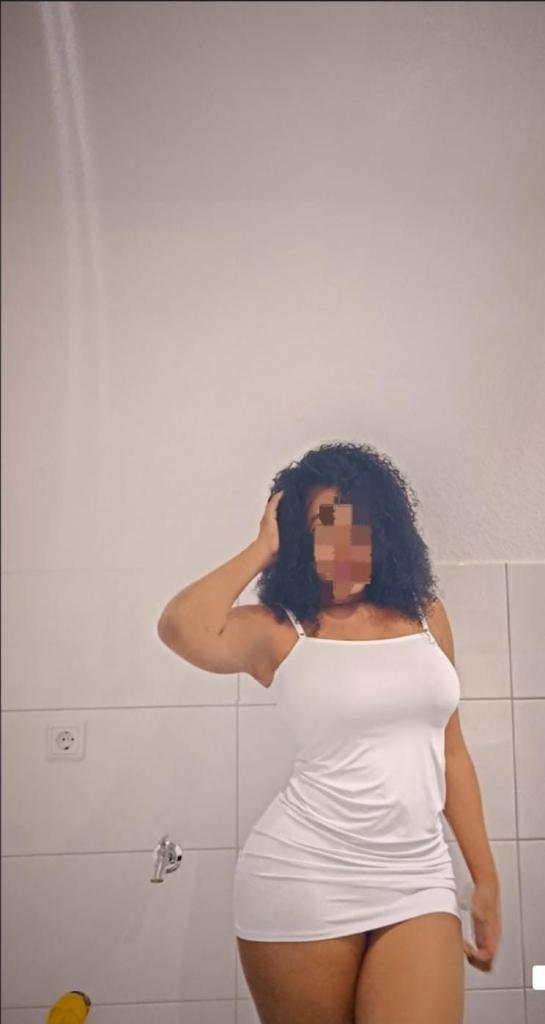 690883853: Chica busca chico en Zaragoza