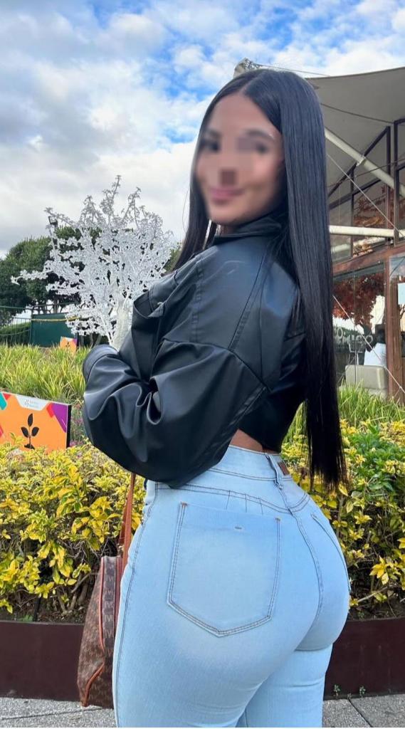 632450044: Chica busca chico en Sevilla