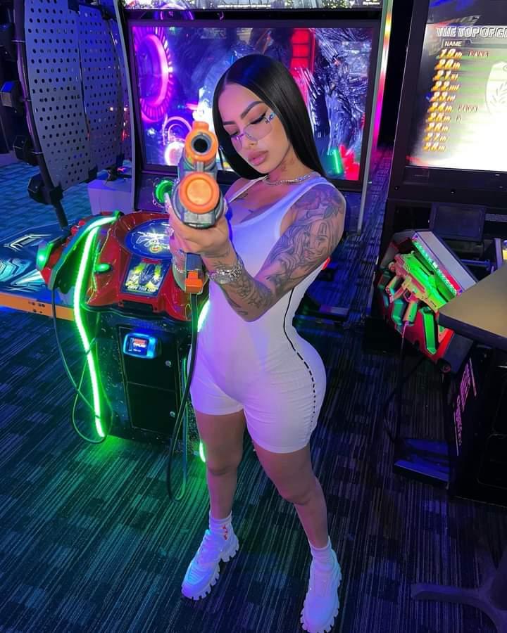 Chica busca chico en Almería: 