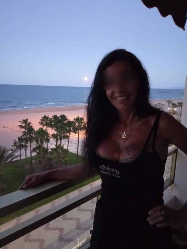 621054825: Chica busca chico en Castellón