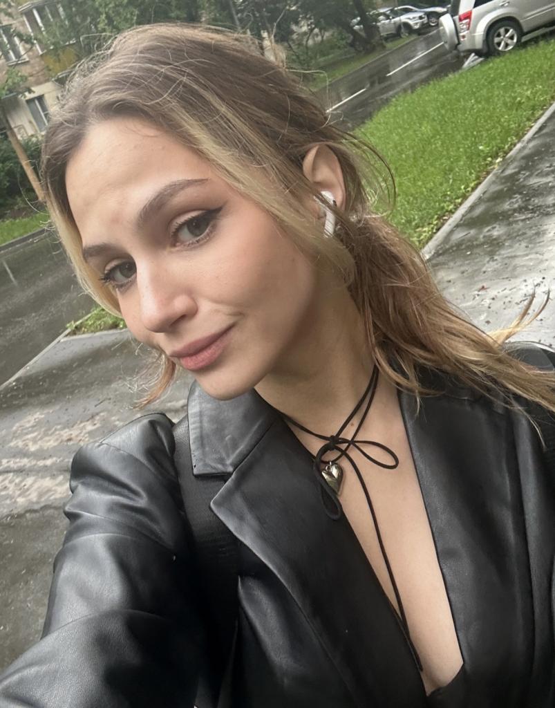 642521405: Chica busca chico en Almería