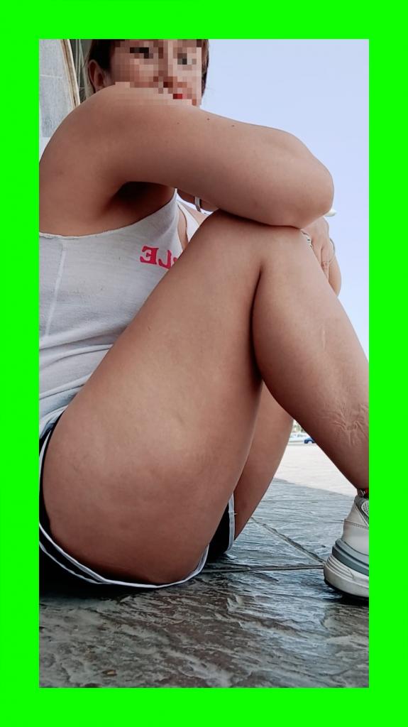 647838784: Chica busca chico en Cádiz