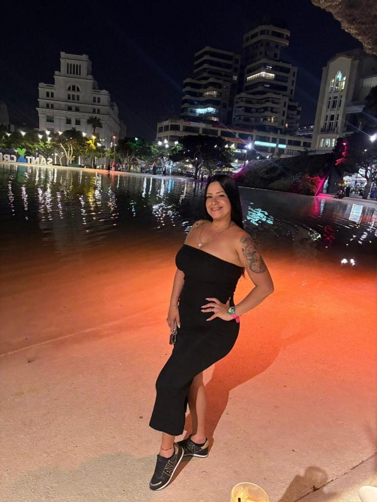 653172545: Chica busca chico en Tenerife
